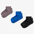 NIKE公式】NikeSKIMS ウィメンズ Dri-FIT アンクルソックス (3 足